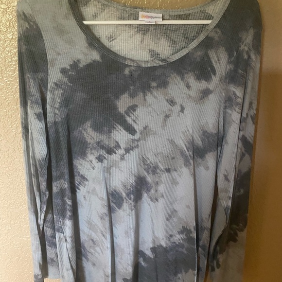 Lularoe tops - Picture 3 of 14